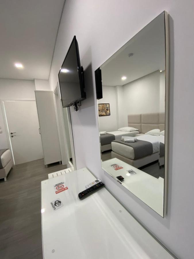 Edina By Hp Hotel Sarandë Buitenkant foto