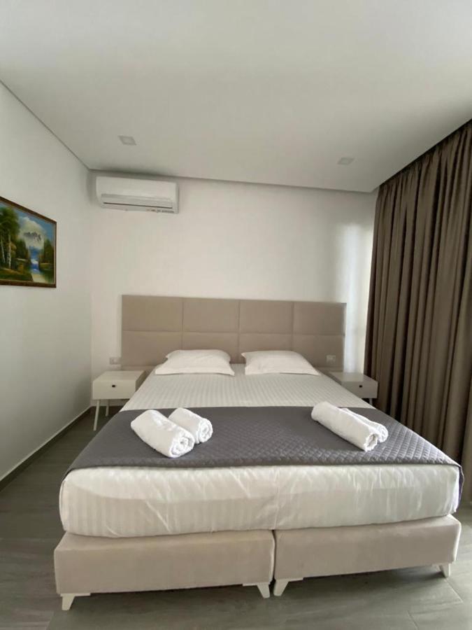 Edina By Hp Hotel Sarandë Buitenkant foto