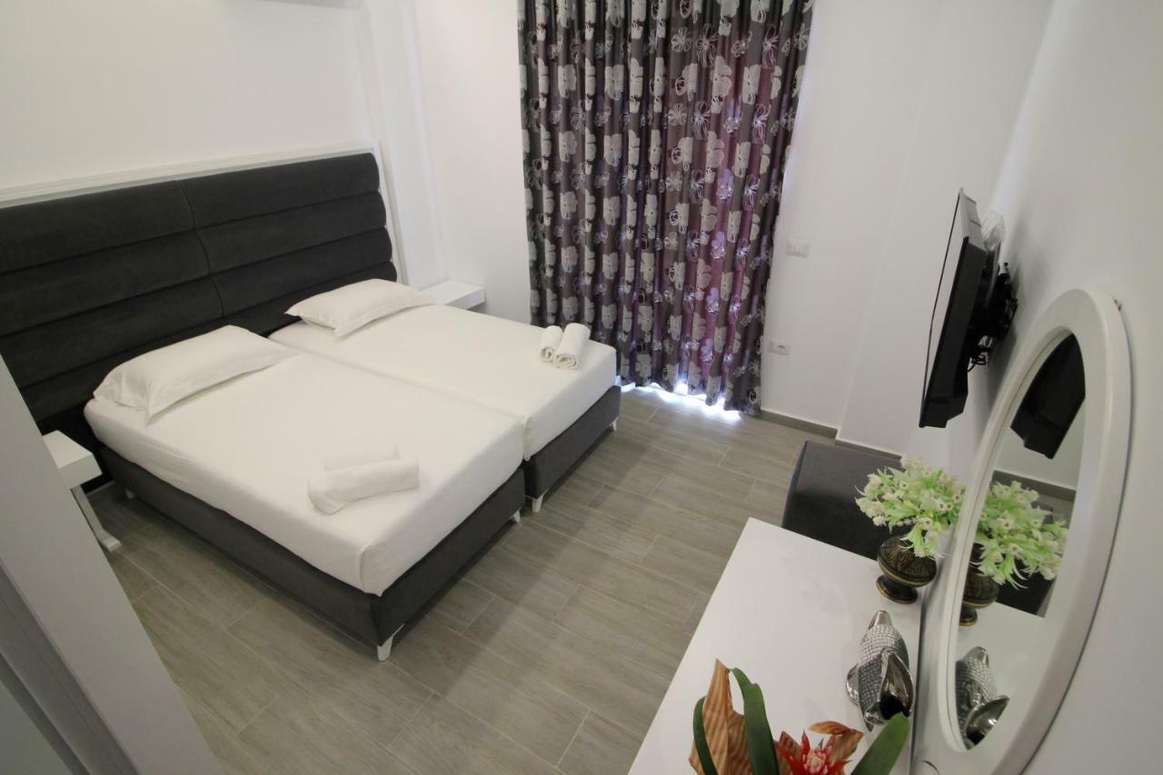Edina By Hp Hotel Sarandë Buitenkant foto