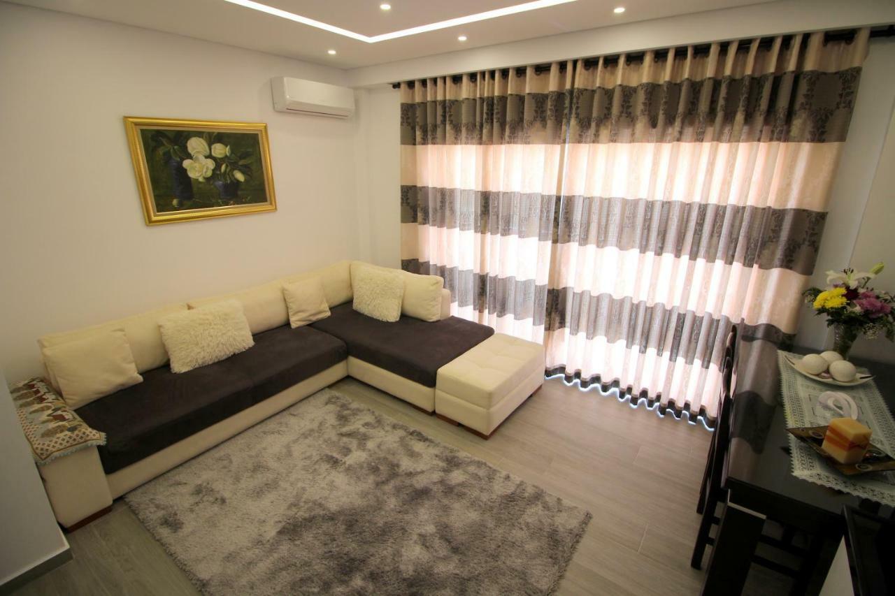 Edina By Hp Hotel Sarandë Buitenkant foto