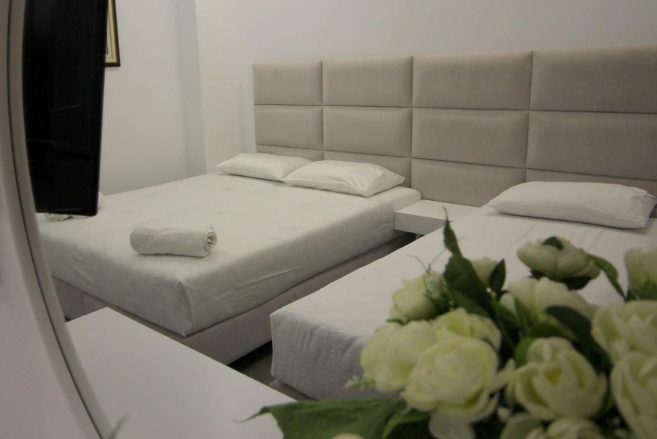 Edina By Hp Hotel Sarandë Buitenkant foto