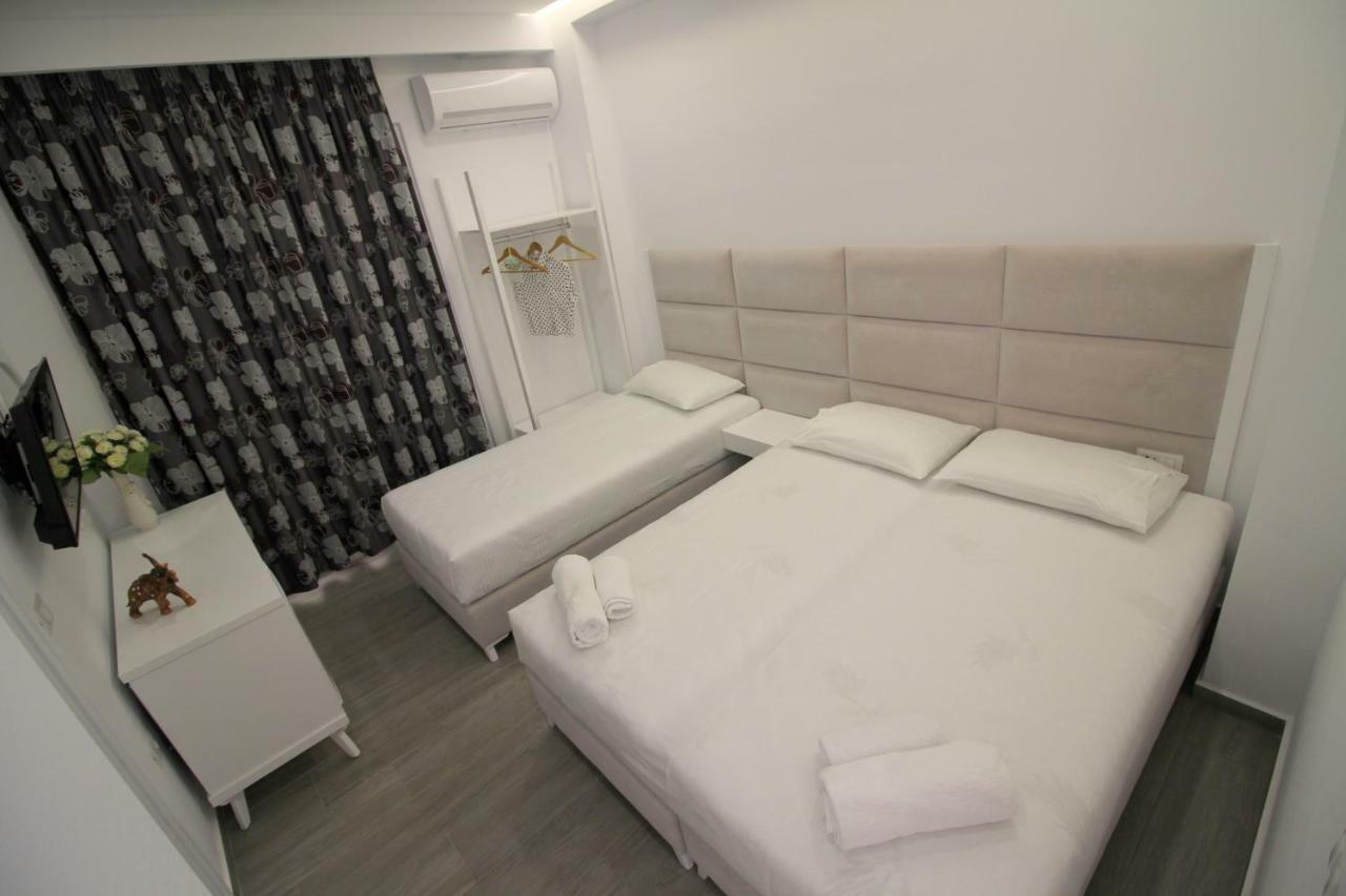Edina By Hp Hotel Sarandë Buitenkant foto